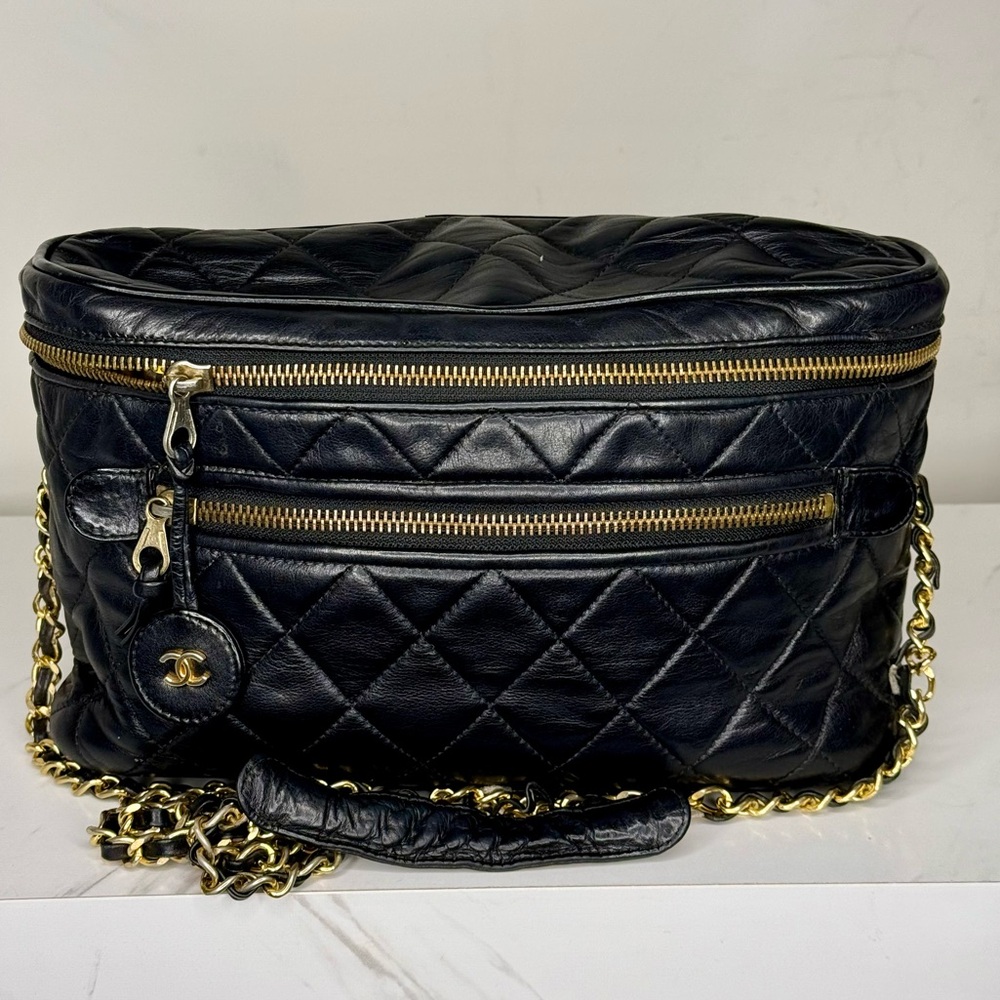 CHANEL Lambskin Quilted Vanity Train Case Shoulder Bag Black - Picture 13 of 14